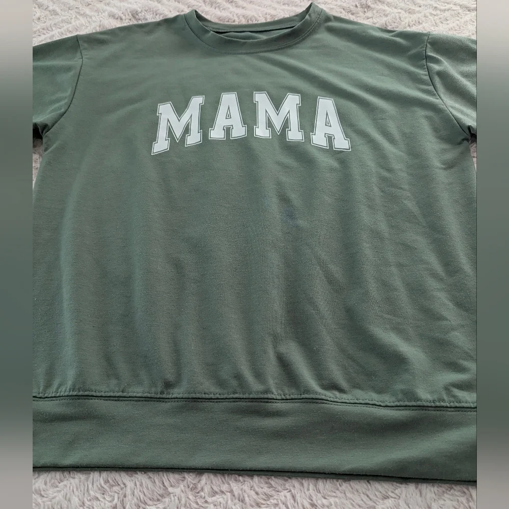 'MAMA' Sweatshirt - Picture 6 of 7